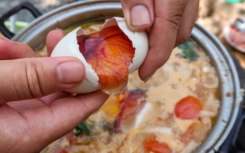 Ăn trứng vịt lộn có tác dụng gì?
