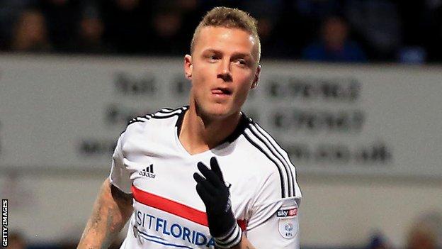 Ragnar Sigurdsson: Fulham defender joins Rubin Kazan on loan - BBC Sport